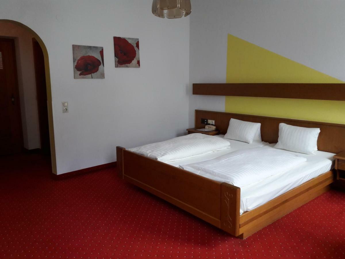 Hotel Schwarzer Adler Landeck Exterior photo