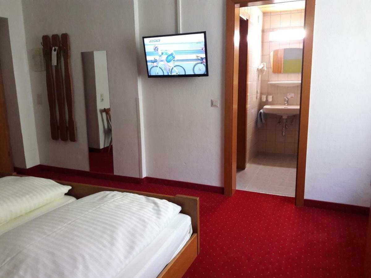 Hotel Schwarzer Adler Landeck Exterior photo